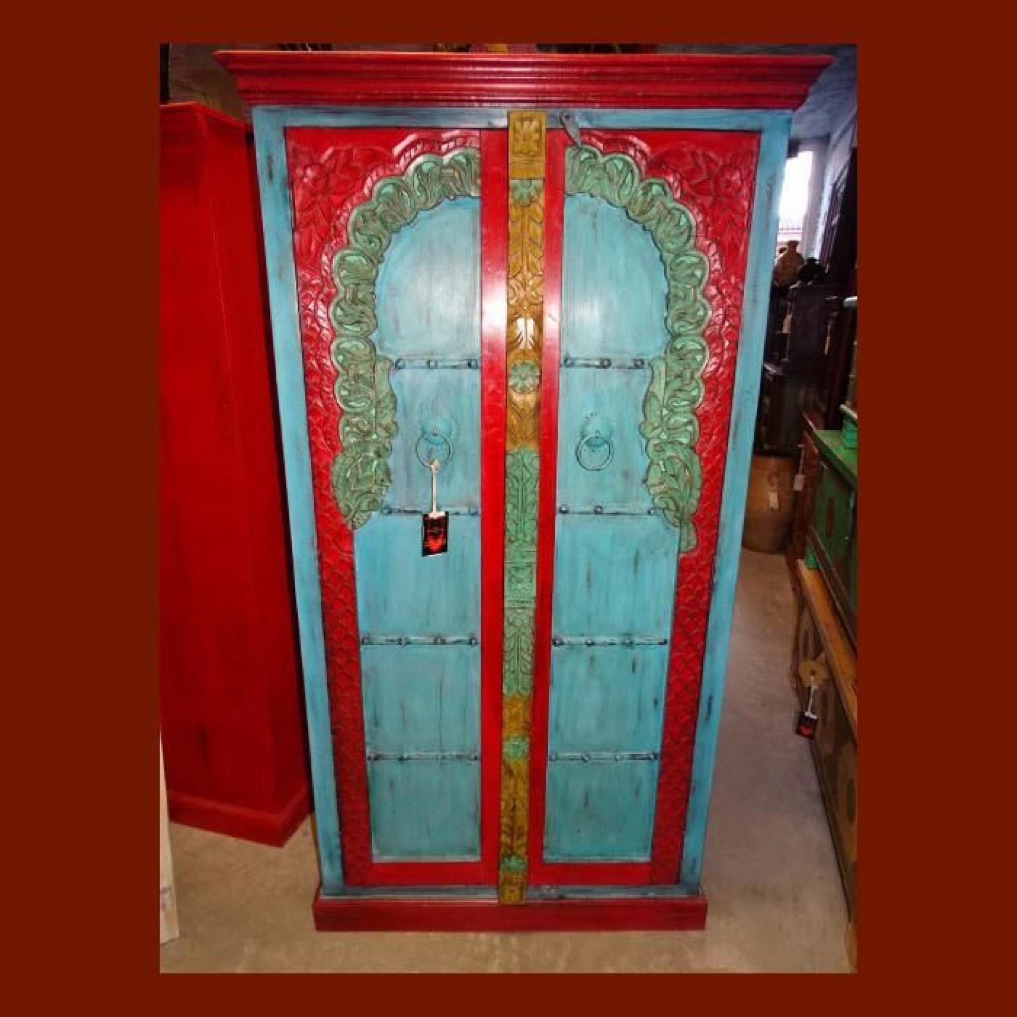 Armoire arche turquoise portes pleines.