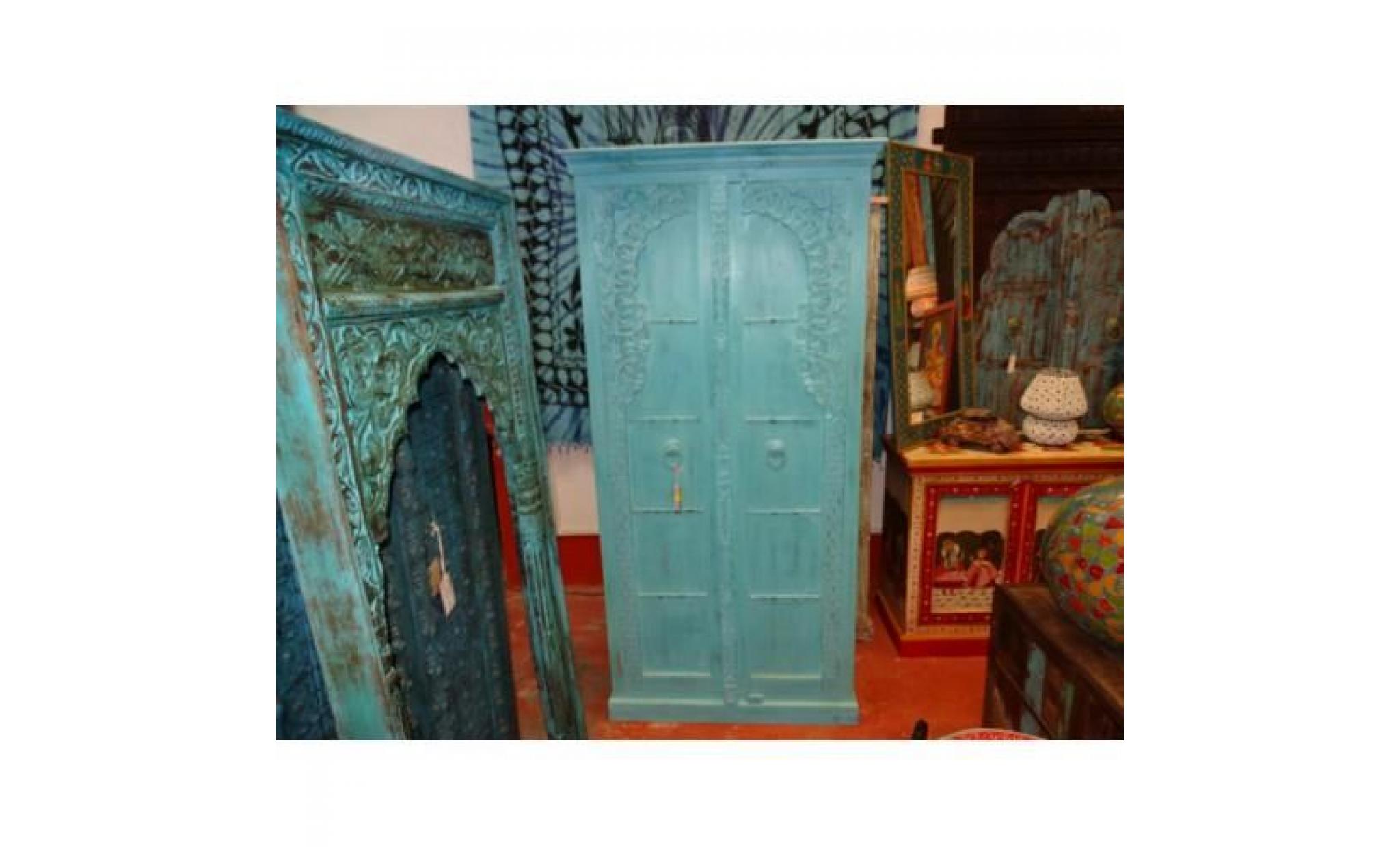 armoire indienne avec arche et portes pleines de couleur turquoise