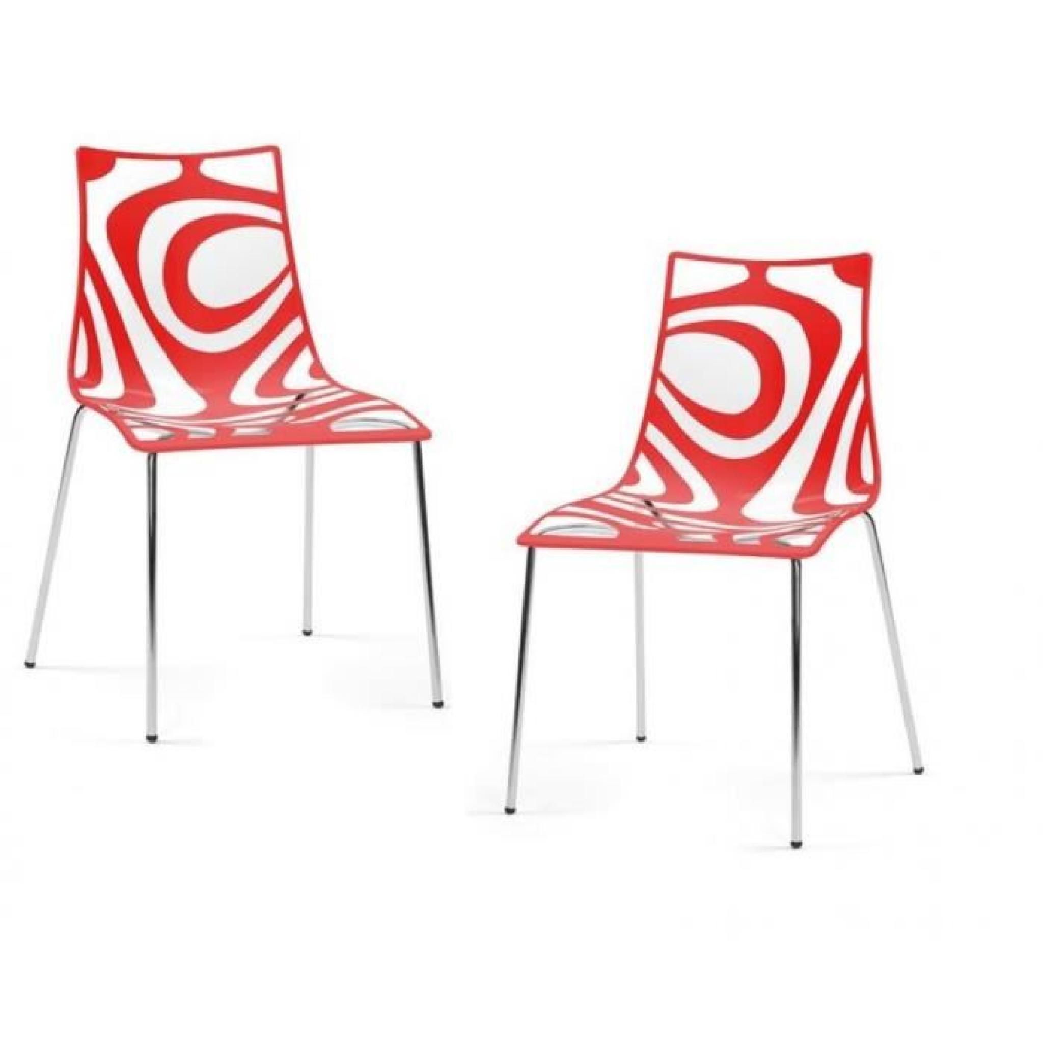 Cette chaiseTRIBAL apportera une atmosphère tendance et colorée dans votre salon ou bien encore dans votre cuisine.  Ses formes l...