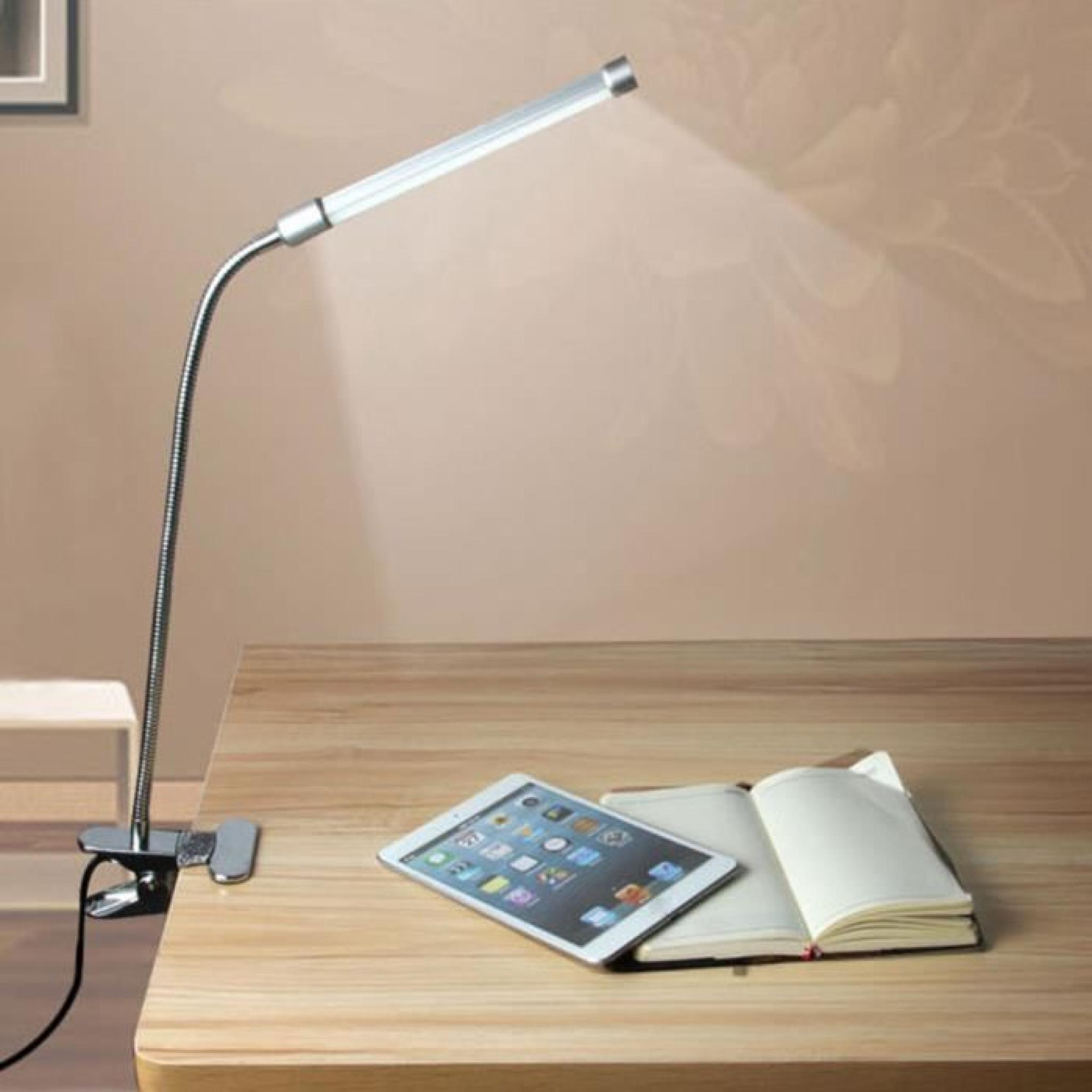 Flexible USB Clipper Clip on Multi-angles réglables Lampe LED Protection des yeux Light Reading bureau Argent Lampe de table