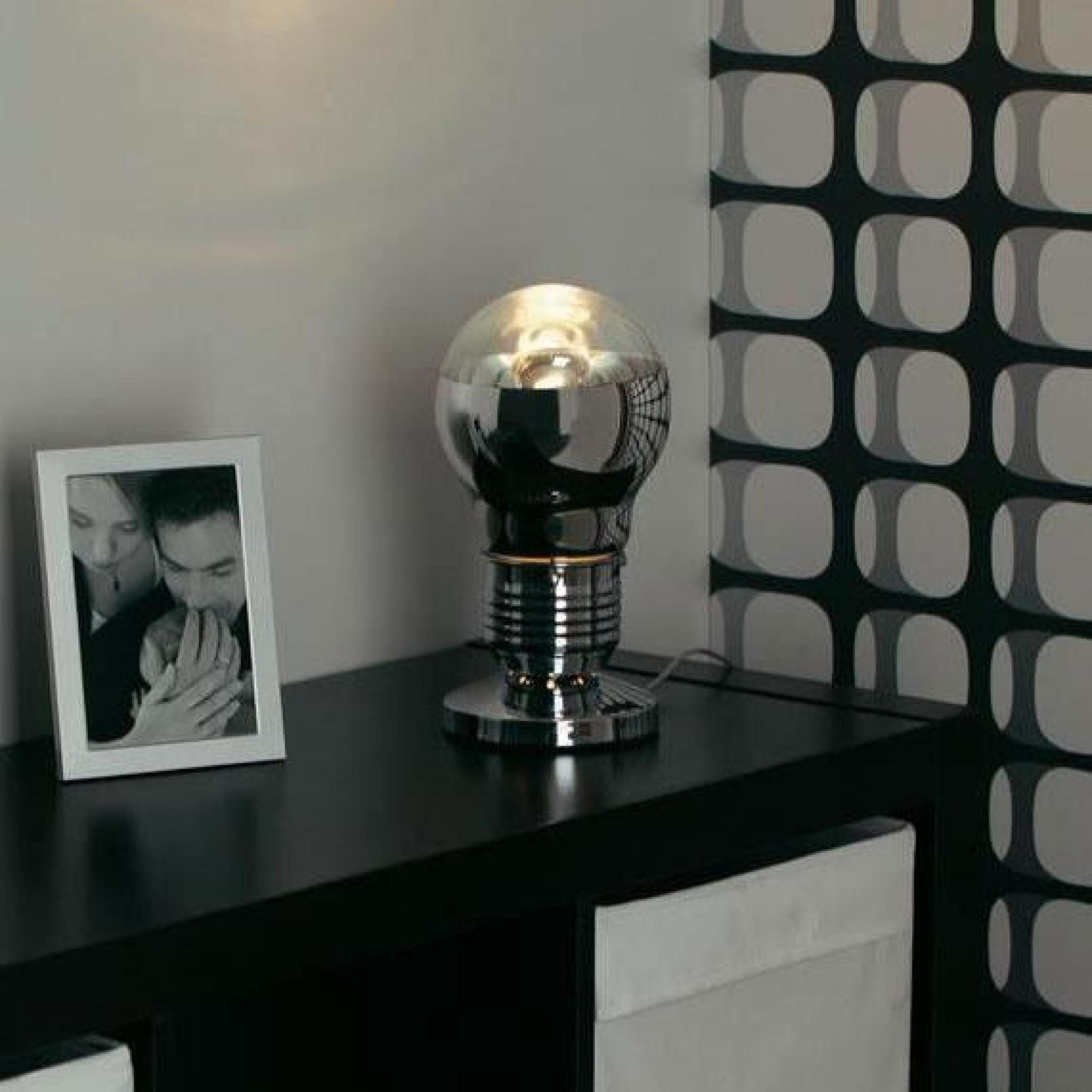 Lampe à poser forme ampoule en métal chromé hauteur 20cm diamètre 15cm Bulby-
