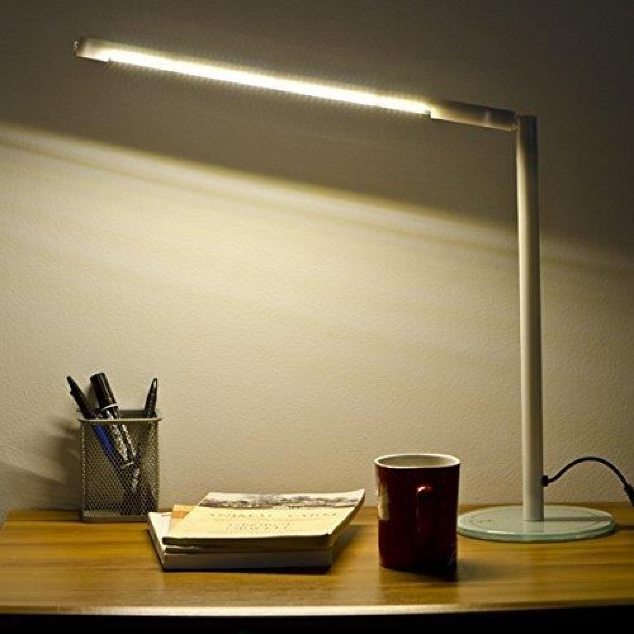 Lampe de Bureau Luminosité Lampe de ordinateur de lecture de chambre protection des yeux avec recharge sur port USB