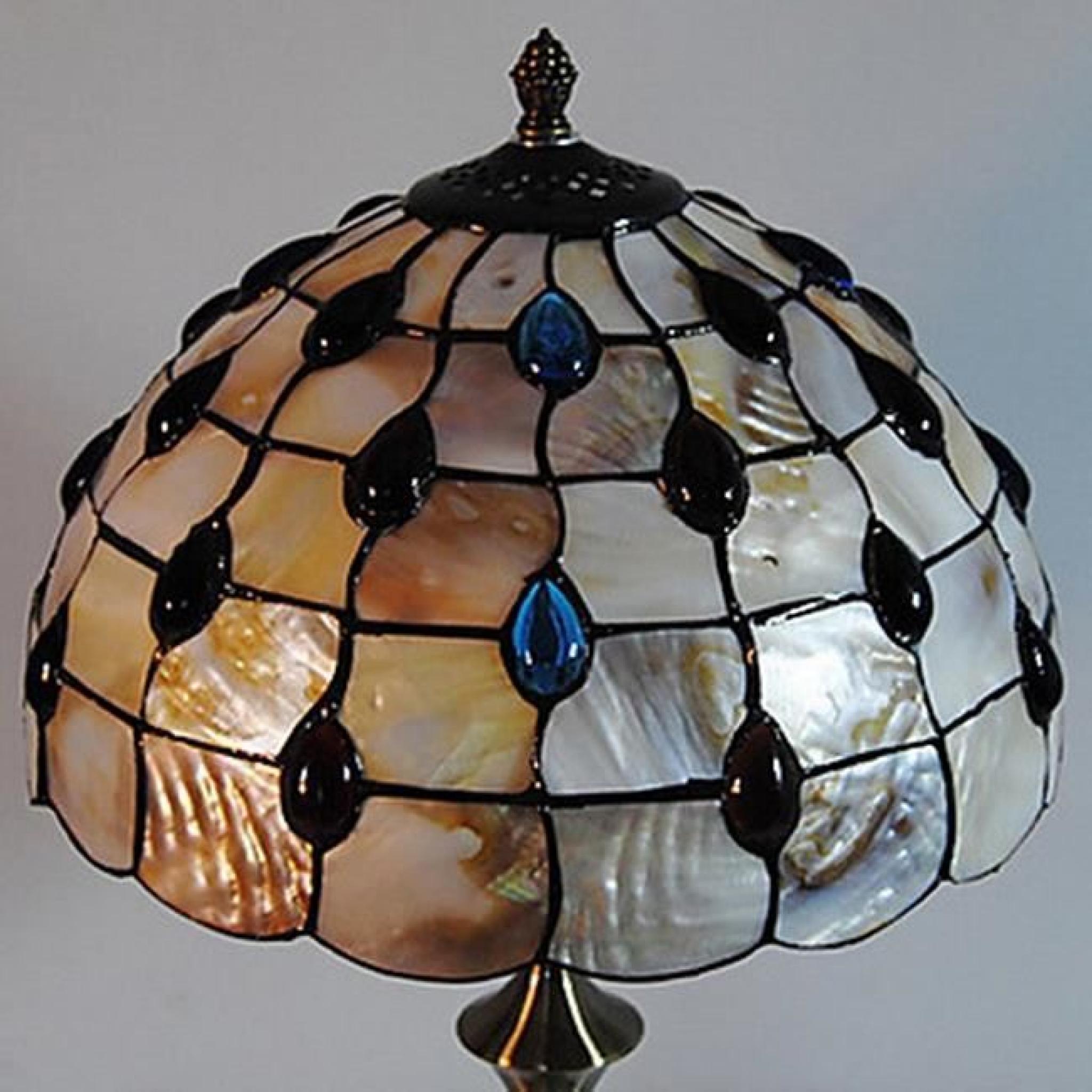 Lampe de table retro décorée avec des perles TU pas cher