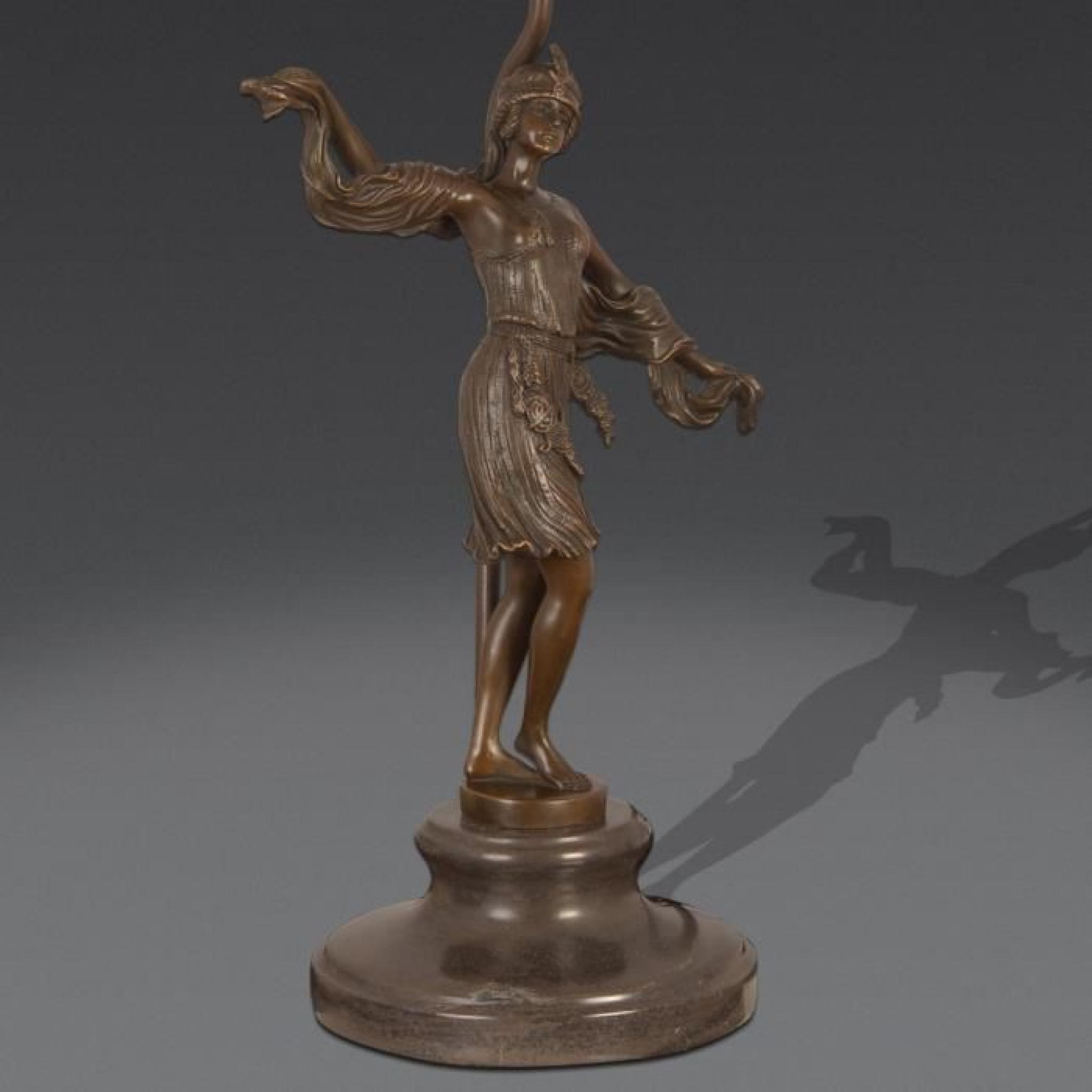 Lampe de table sculpture avec pierres style Tiffany avec base de métallique bronzé pas cher