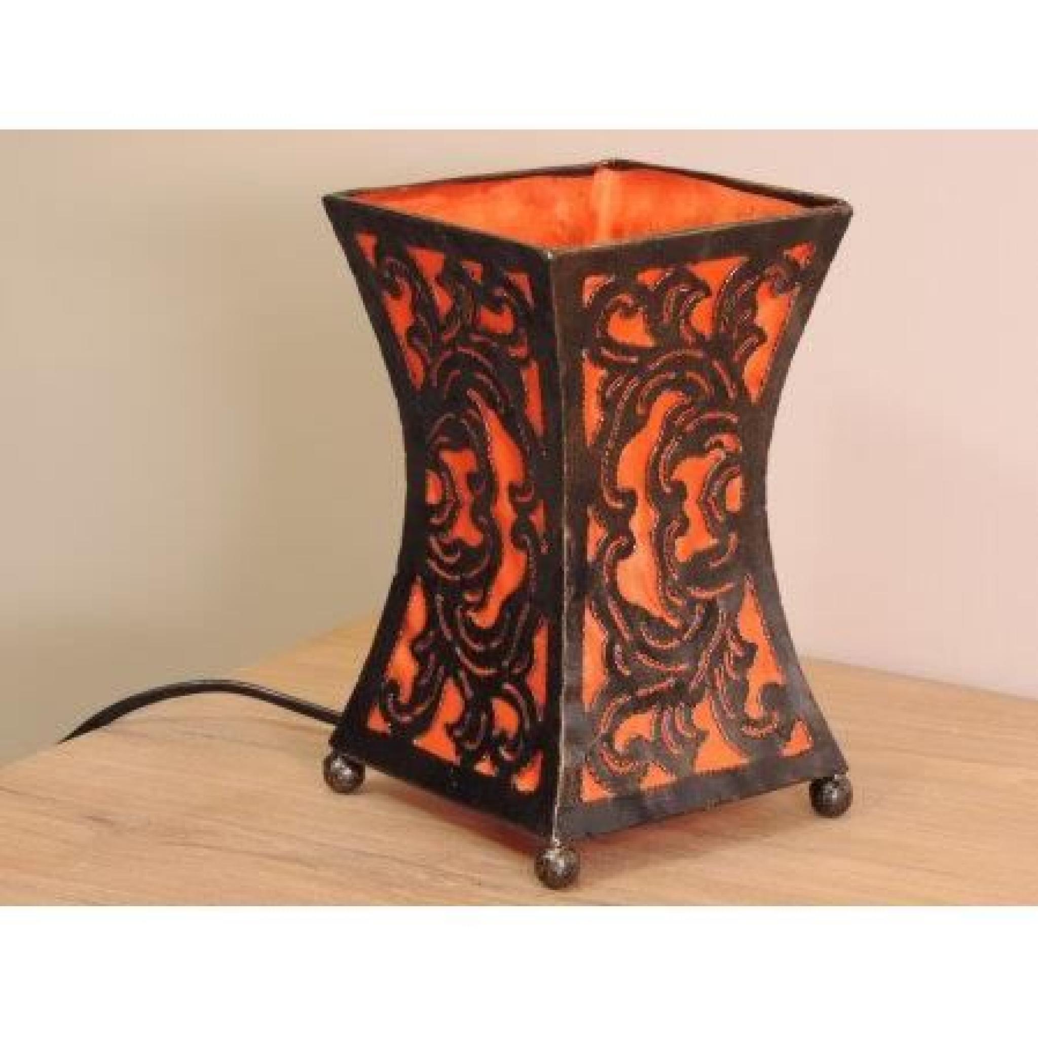 Lampe en acier cintrée orange 20 cm