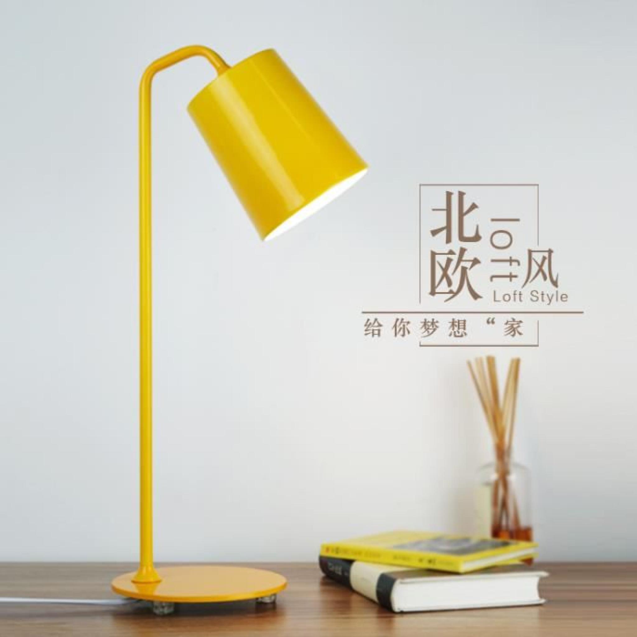 MCE ® Lampe à poser LED de travail design classique et simple + un Rubik's cube gratuit pas cher