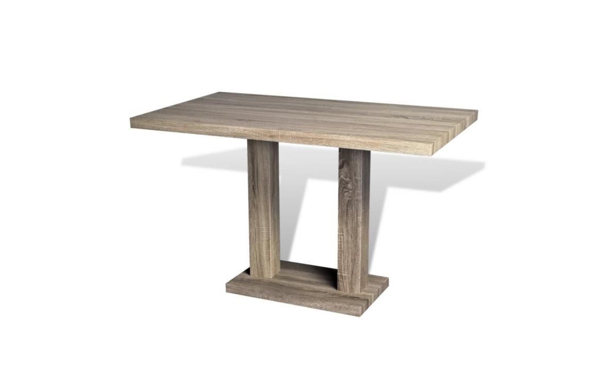 Table en bois aspect chêne