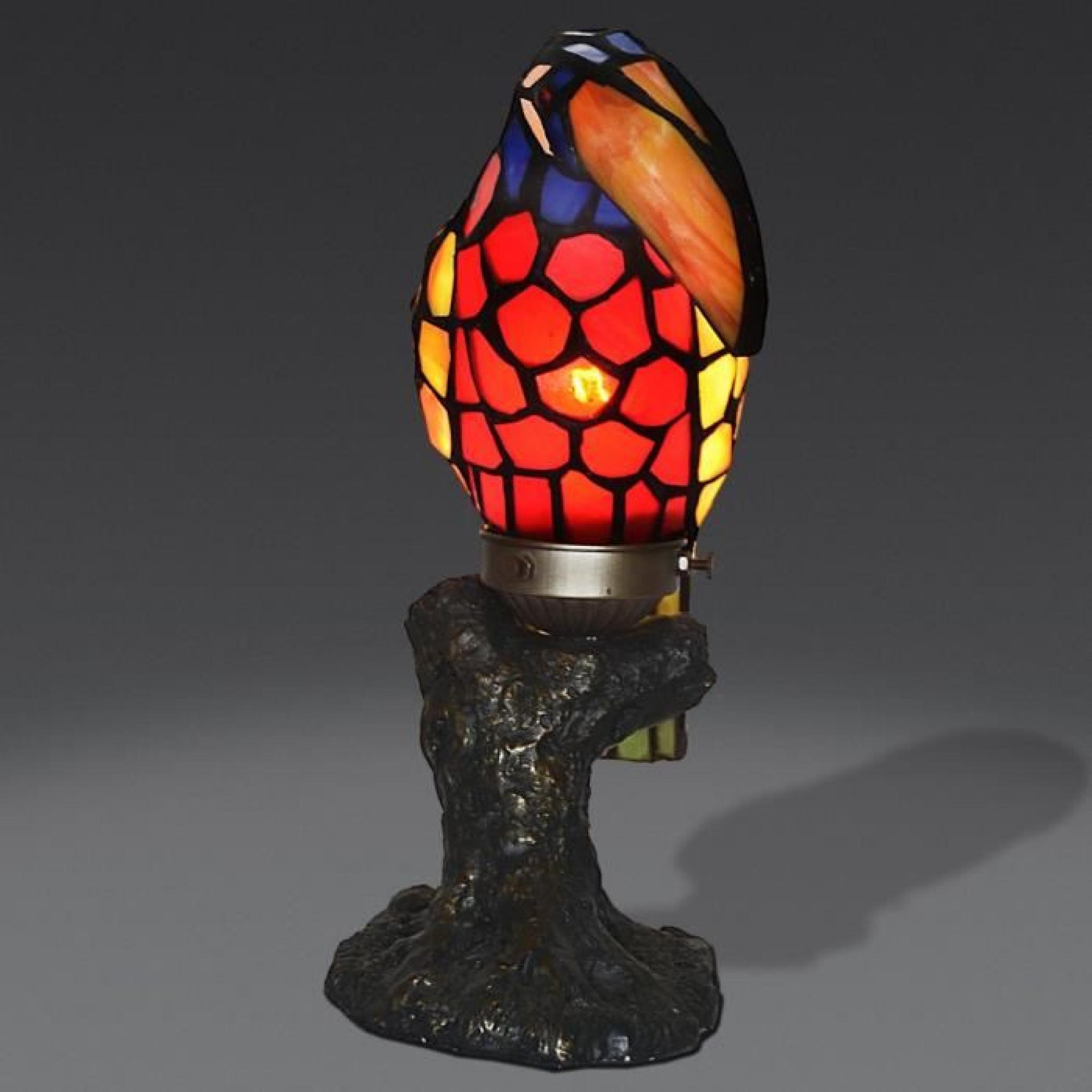 Toucan Lampe de chevet avec abat-jour de verre soudé de style Tiffany et base de résine bronze pas cher