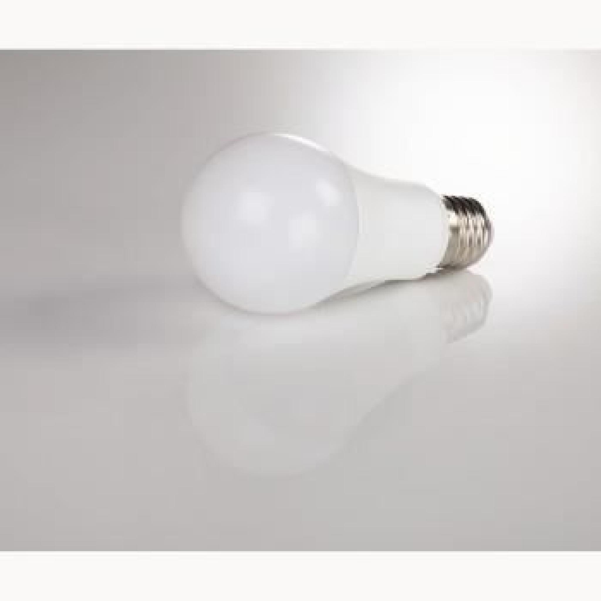 XAVAX HIGH LINE LED LAMPE 6,5W E27 00112206 pas cher