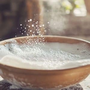 Désherbant bicarbonate+vinaigre : dosage efficace testé